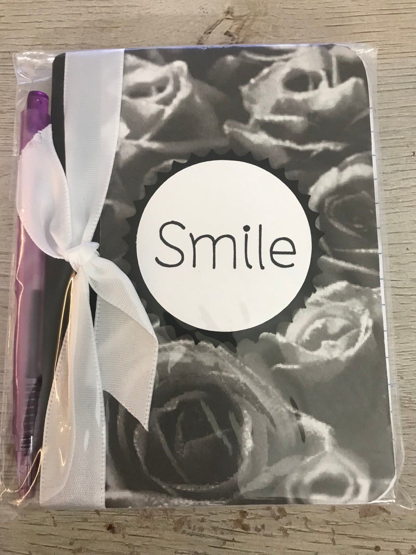 Grey Roses: Mini Notebook, Mini Pen Included